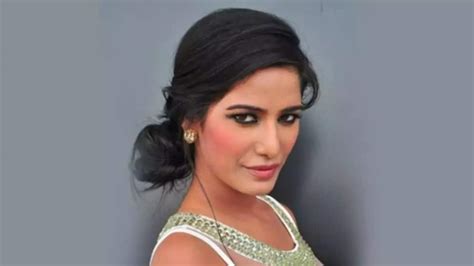 punam pandya|Poonam Pandey Passes Away at 32 of Cervical。